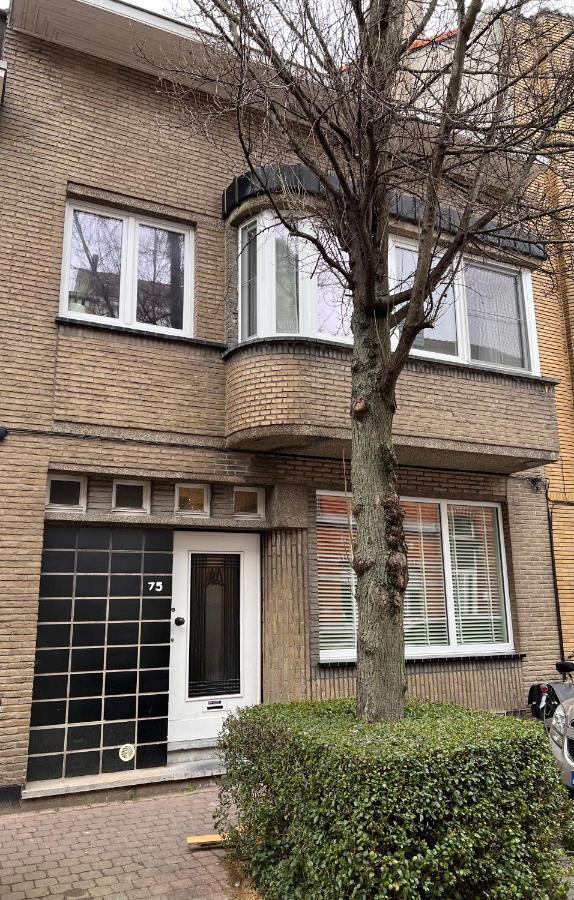 Charmante Art Deco Rijwoning 奥斯滕德 外观 照片